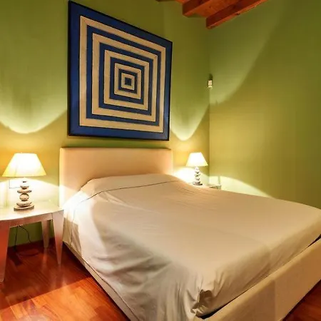 Sleeps 6 Air Con Wifi * Mediolan